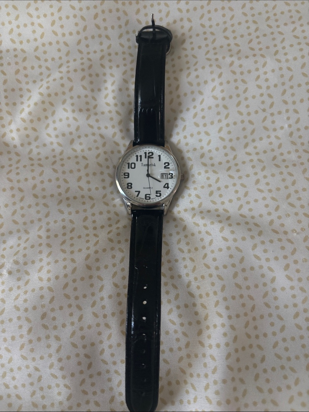 Tamarisk White Dial with Black Strap Easy-Read Analog Watch. Unisex